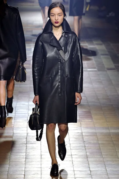 Look 26